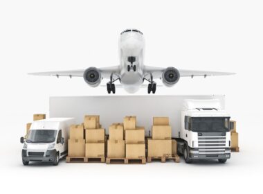 Asekuracja ładunku przy pomocy pasów i siatek transportowych